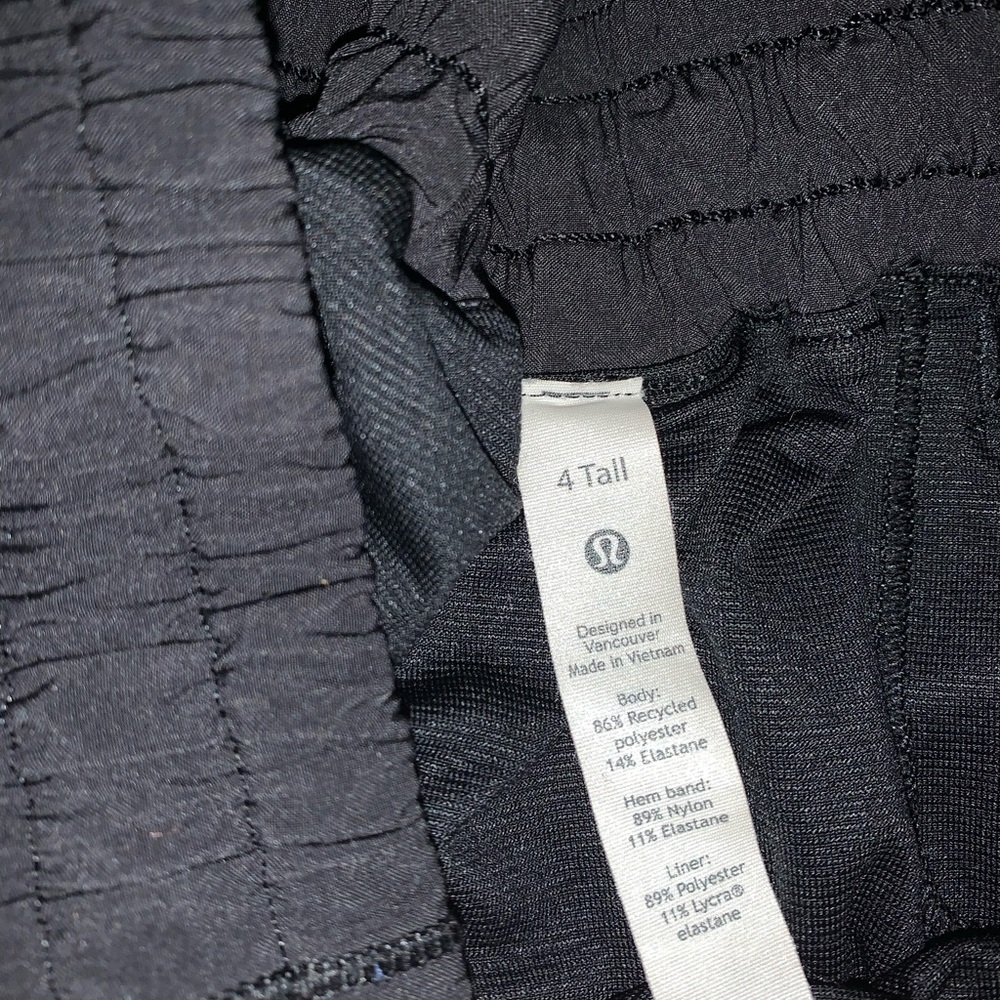 LULULEMON Hotty Hot Black shorts 4